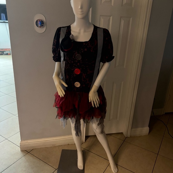 Women’s Killer Clown Costume 
Size L/XL 14-16
In great condition - Picture 2 of 11